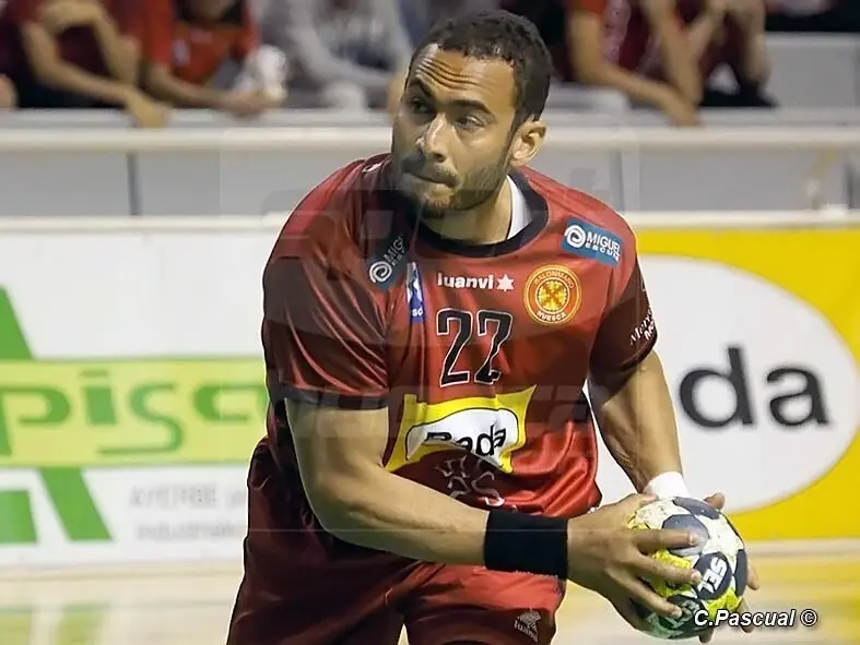Dij&agrave; con la camiseta del Bada Huesca. Foto: C. Pascual