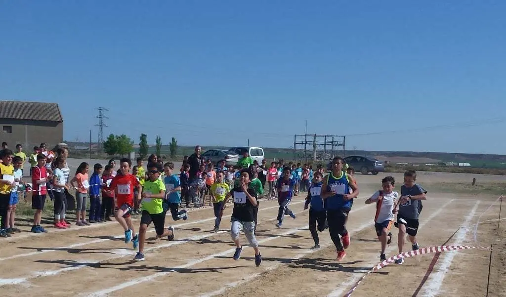 participantes en la prueba de resistencia celebrada esta ma&ntilde;ana en Candasnos. Foto: Sporthuesca.com