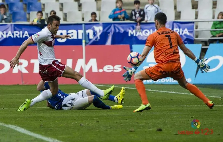 Sergio Herrera result&oacute; un d&iacute;a m&aacute;s decisivo con su parada a Toch&eacute; en el penalti | Foto: LaLiga
