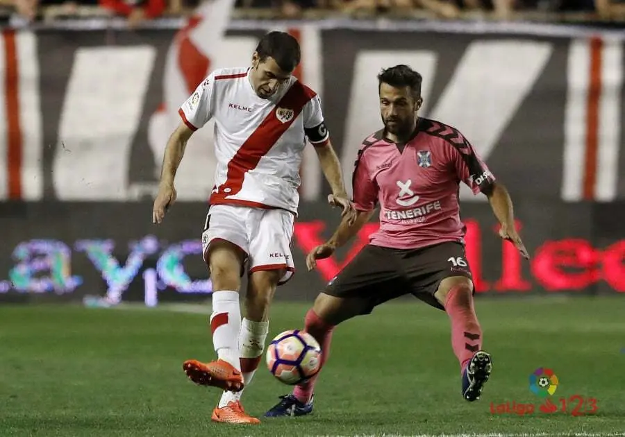 Roberto Trashorras es uno de los futbolistas con m&aacute;s clase de Segunda Divisi&oacute;n | Foto: LaLiga