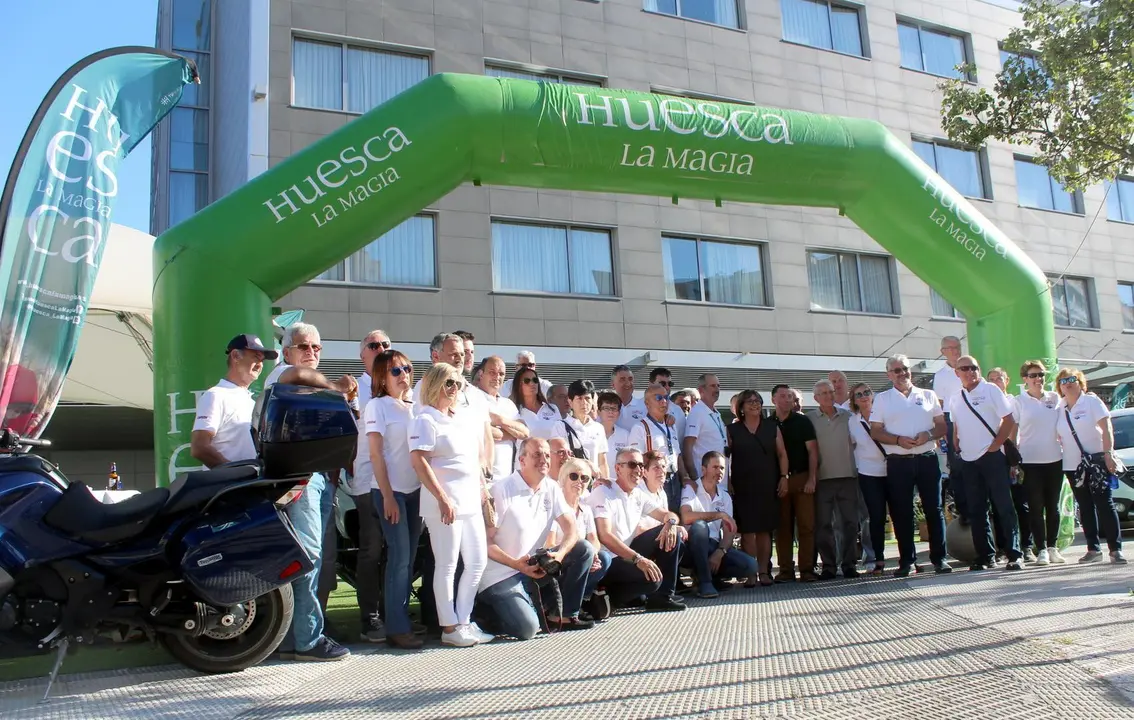 El Moto Tour parti&oacute; desde el Hotel Abba de Huesca y recorrer&aacute; 750 km por la provincia oscense.