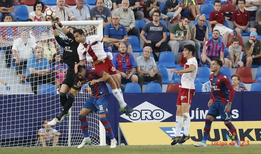 Anquela apost&oacute; por &Iacute;&ntilde;igo en detrimento de Jair | Foto: LaLiga