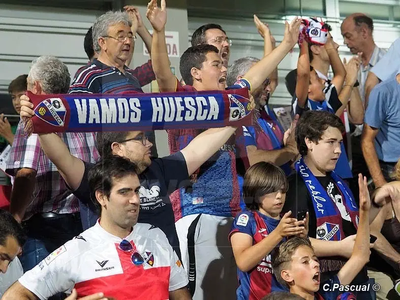 La afici&oacute;n azulgrana estar&aacute; apoyando a su equipo en Tarragona | Foto: C.Pascual