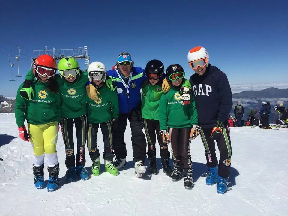 En la imagen, algunos de los participantes en la concentraci&oacute;n de Les 2 Alpes. Foto: M. A.