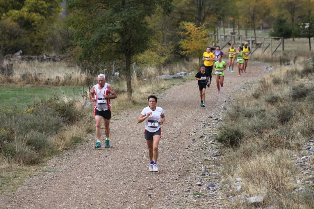 Participantes en la pasada edici&oacute;n del cross El Juncaral. Foto: Ayto Villan&uacute;a