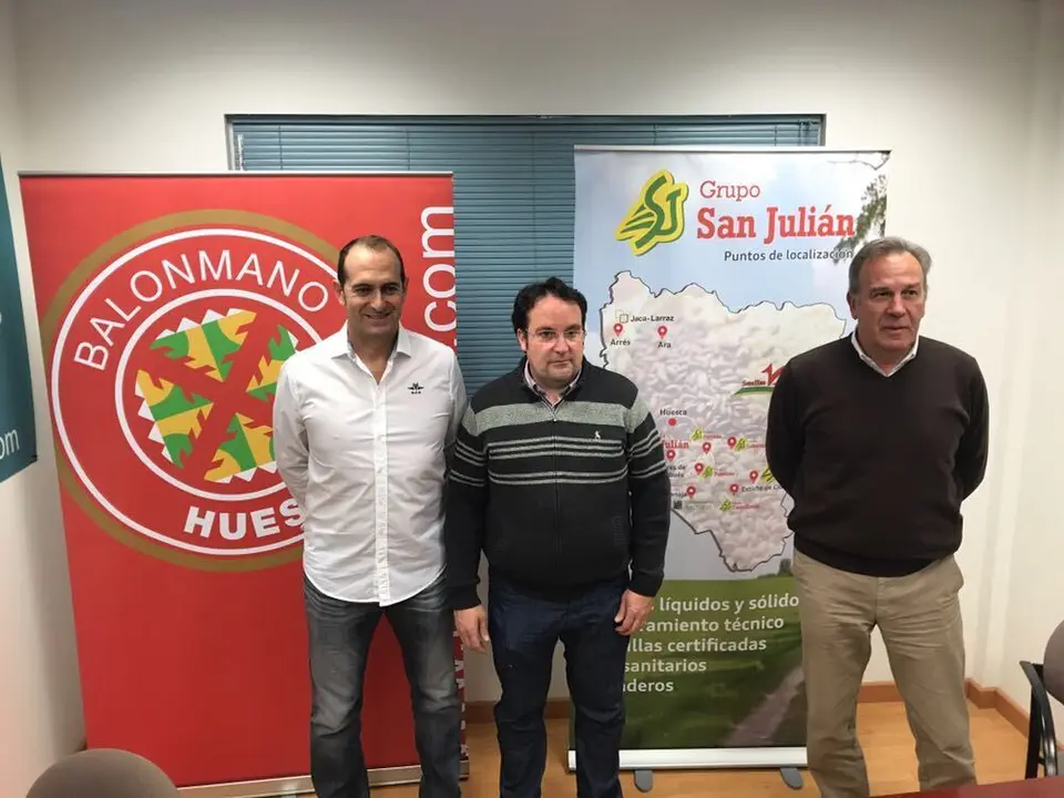 Imagen de la presentaci&oacute;n del amistoso contra Qatar, esta ma&ntilde;ana, en Semillas Vilas. Foto. Sporthuesca