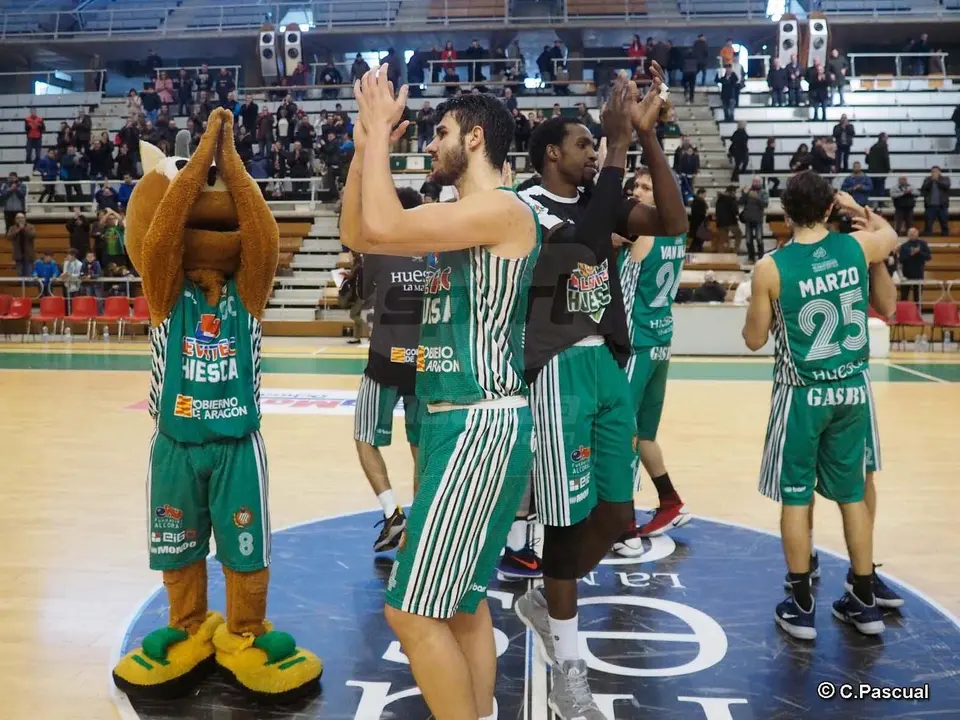 Levitec Huesca tiene 2 partidos en casa con los que no perder la categor&iacute;a | Foto: C. Pascual