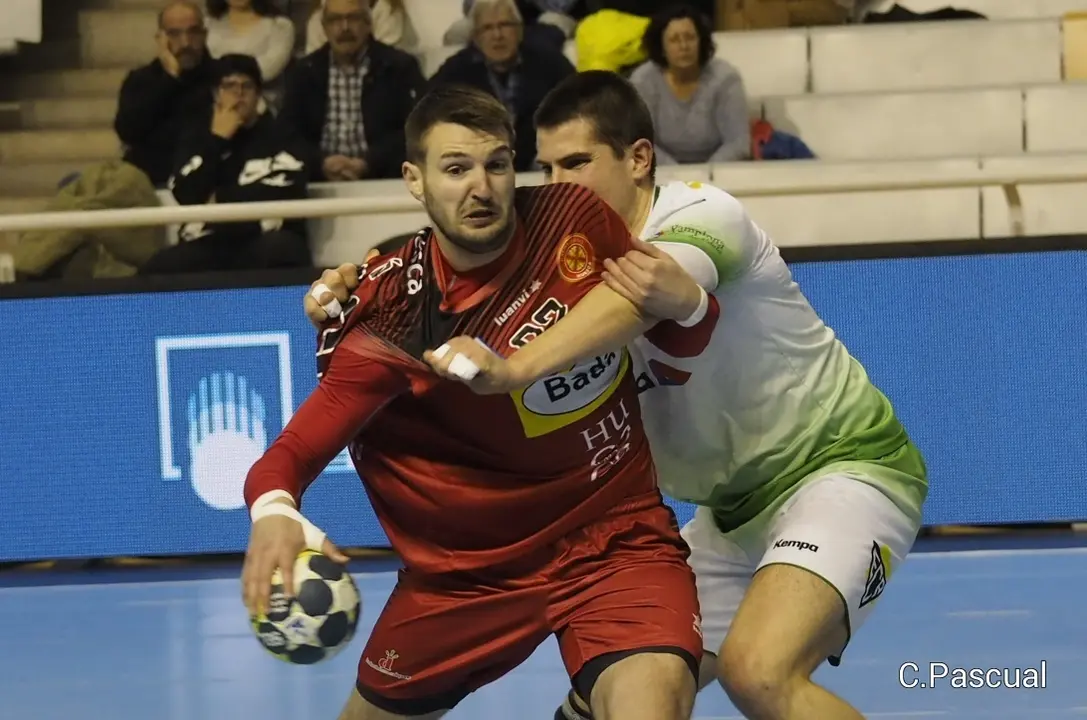 Savic, en el partido contra el Anaitasuna, tendr&aacute; la oportunidad de enfrentarse este s&aacute;bado al BM Logro&ntilde;o en asobal. Foto: C. Pascual