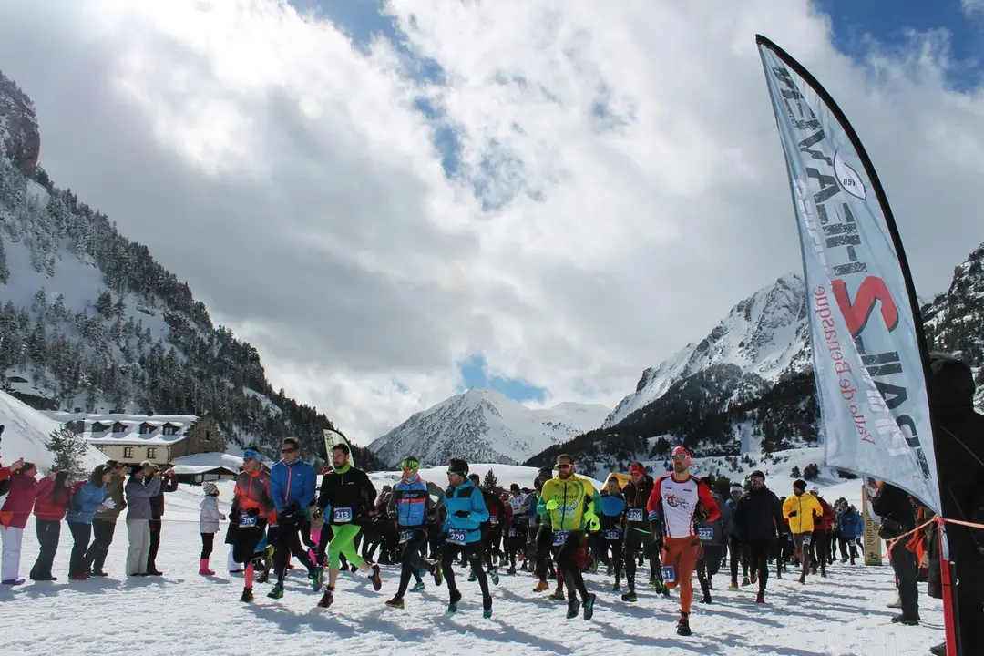 Participantes en la snowtrail organizada por Trail2Heaven en Llanos del Hospital. Foto: T2H
