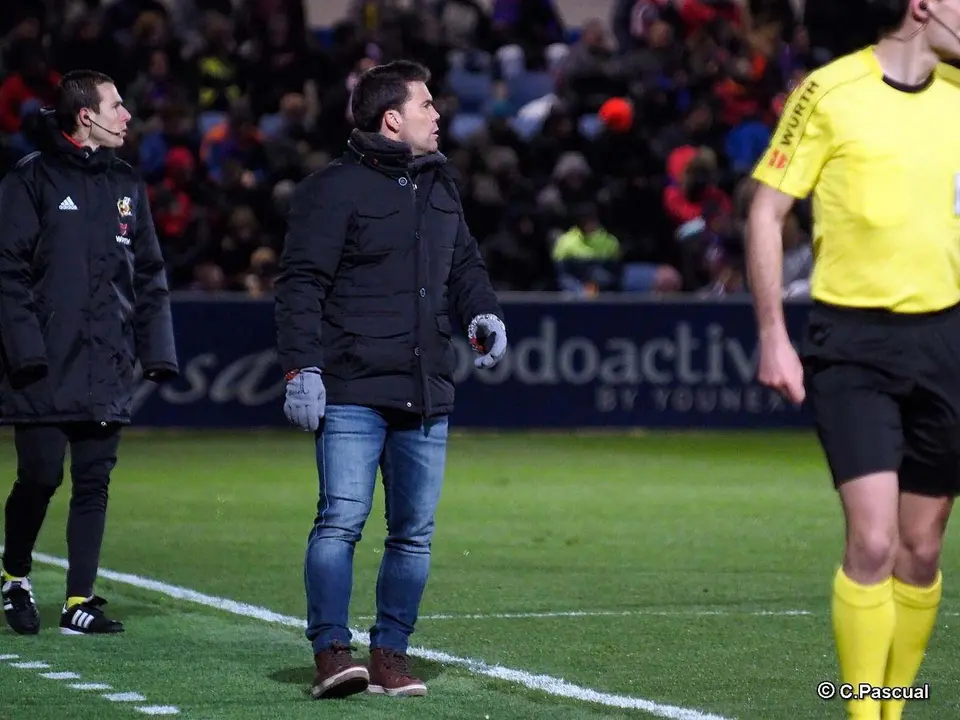 Rubi afronta unos d&iacute;as complicados al frente del Huesca | Foto: C.Pascual