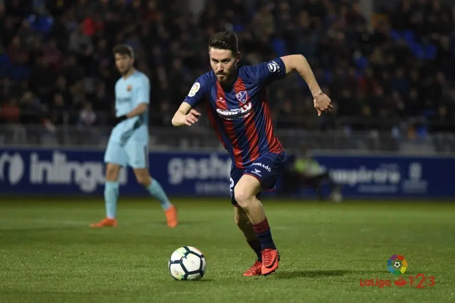 El alicantino jugar&aacute; cedido una temporada m&aacute;s en el conjunto oscense | Foto: LaLiga