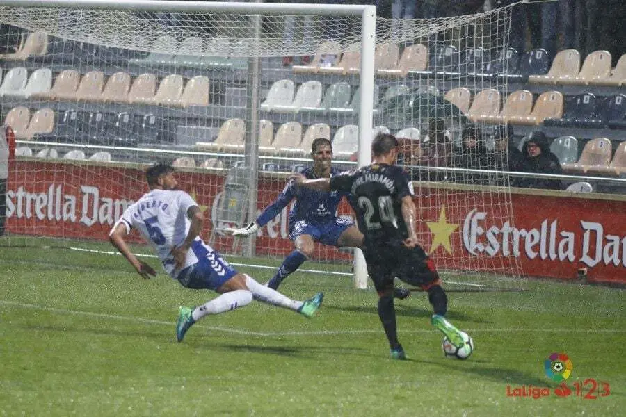 Jorge Miram&oacute;n en el partido contra el Tenerife. | Foto: LaLiga 123