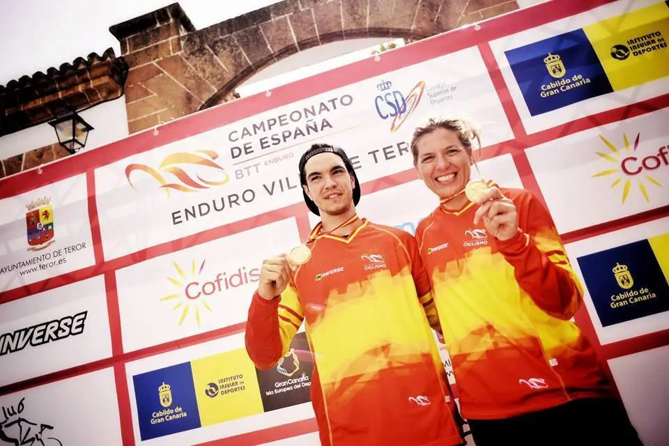 Torralba, en la imagen, satisfecho con una de las medallas conseguidas en teror. Foto: FB de Gabi Torralba