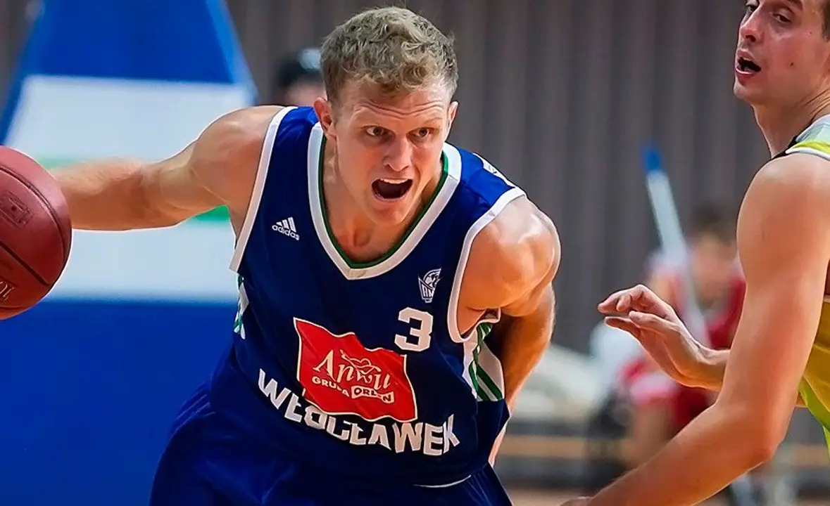 Tyler Haws durante su estacia en el BC Anwil polaco | Foto: kkwloclawek.pl