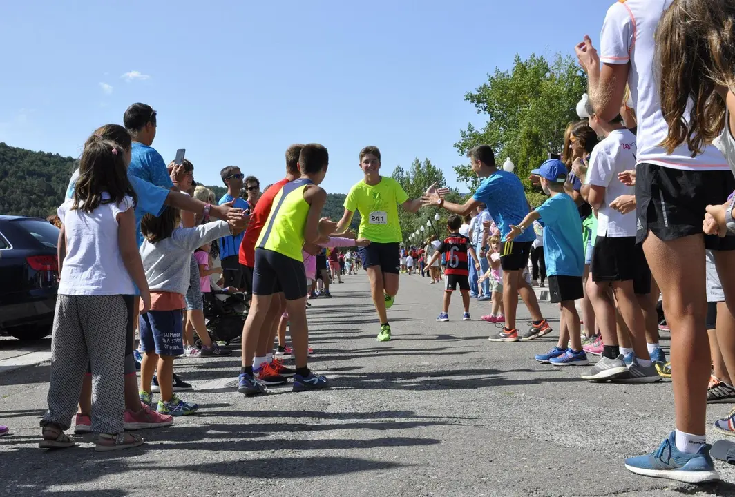 Ambiente en la meta de la pasada edici&oacute;n de la Subida a la Fuente El Paco. Foto: On Villan&uacute;a