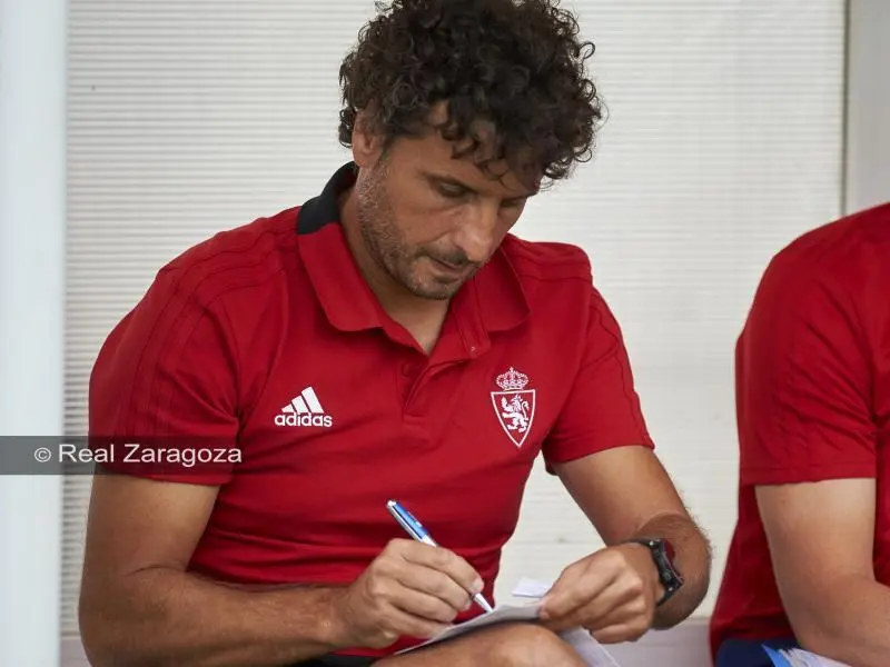 Imanol Idiakez en el banquillo del Real Zaragoza durante esta pretemporada | Foto: Real Zaragoza