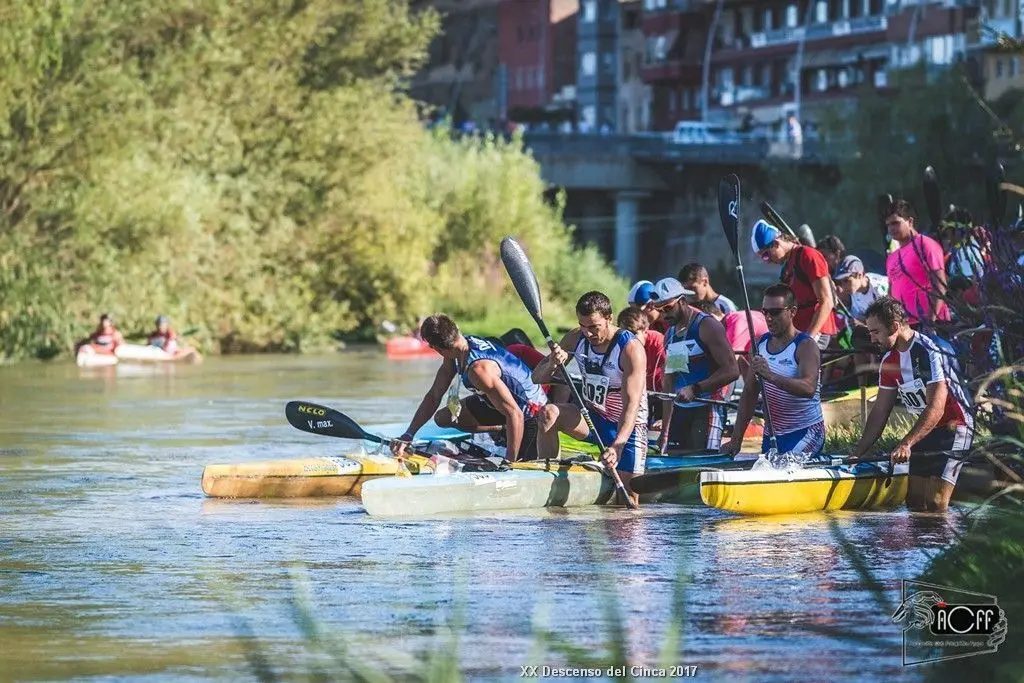 La salida del Descenso del r&iacute;o Cinca es siempre uno de los momentos m&aacute;s espectaculares. La imagen es de la pasada edici&oacute;n. Foto: Comarca del Bajo Cinca