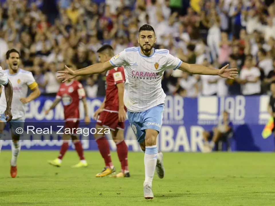 Papu celebra un gol con el Real Zaragoza. | Foto: Real Zaragoza