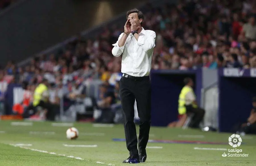 Leo Franco da instrucciones a los suyos en el Metropolitano | Foto: LFP