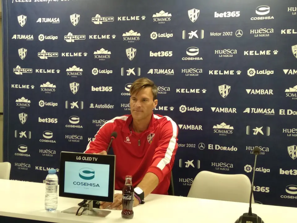 Leo Franco en la rueda de prensa previa al partido contra el Valladolid I Foto: SPORTARAGON