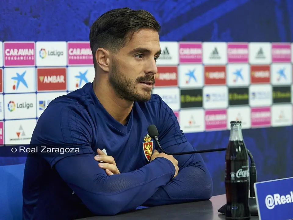 Ros en sala de prensa. | Foto: Tino Gil, Real Zaragoza