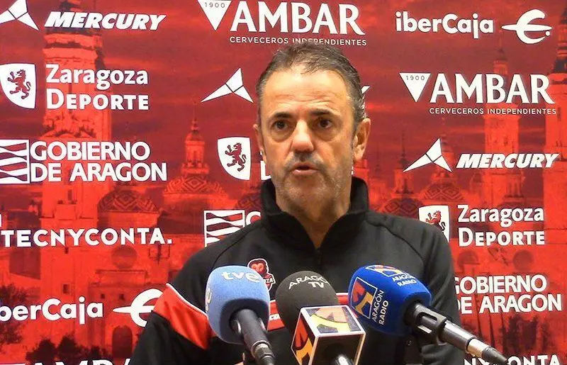 Fisac reconoce que Mart&iacute;n o Radovic jugar&aacute;n minutos como p&iacute;vot. Foto: Basket Zaragoza