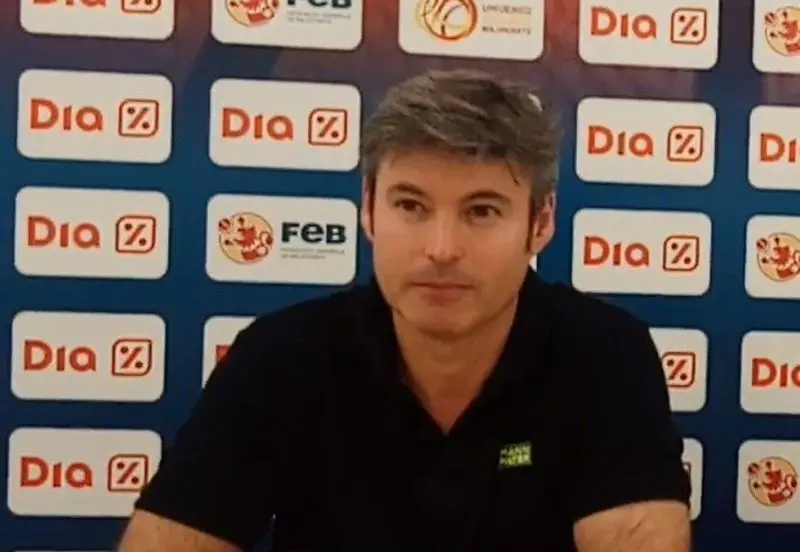 Fabi&aacute;n T&eacute;llez, en la rueda de prensa tras el partido. Fuente: Lokosxelbasket