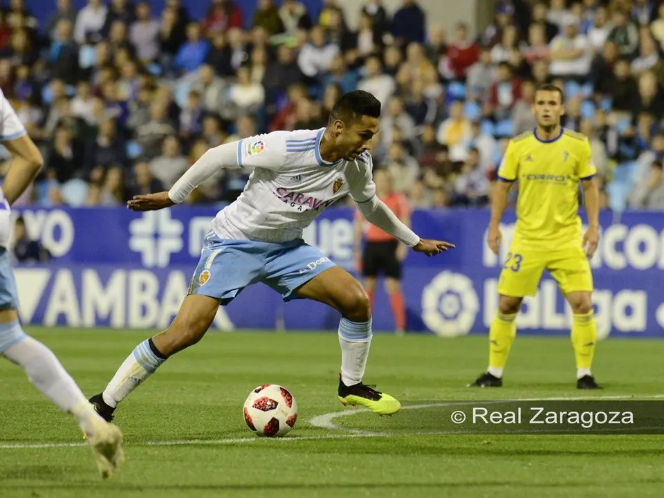 Jeison Medina ha debutado como titular en el Real Zaragoza. Foto: Tino Gil/Real Zaragoza
