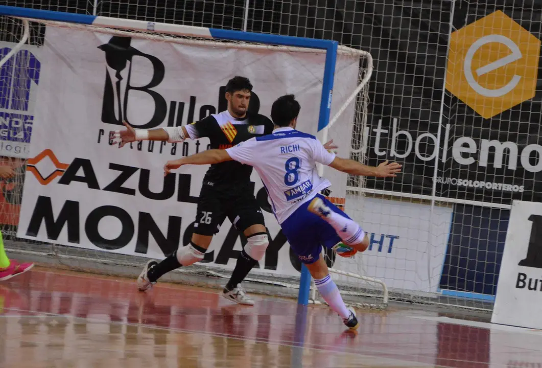 Richi Felipe, en el partido ante Santa Coloma. Foto: Pedro Luis Serrano