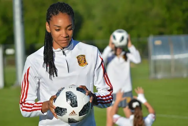 Salma Paralluelo en una concentraci&oacute;n con la selecci&oacute;n sub17. | Foto: RFEF