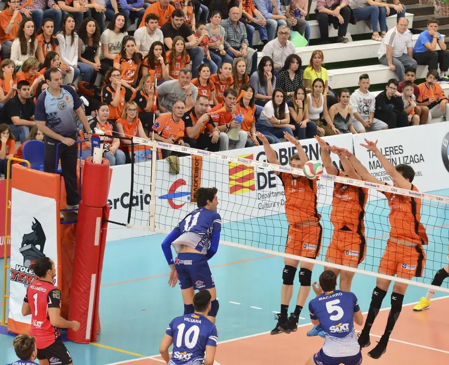 El Voley Palma y el CV Teruel durante el encuentro de Superliga del pasado a&ntilde;o/ Foto: Club Voleibol Teruel