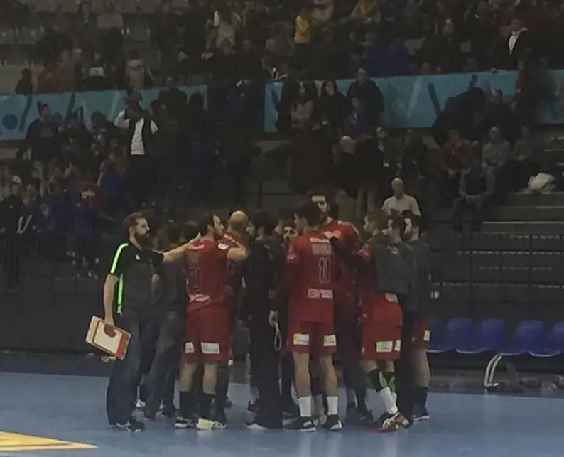 El Bada hace pi&ntilde;a en el partido contra el Granollers de esta tarde sobre la pista del equipo catal&aacute;n. Foto: BM Huesca