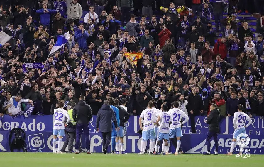 Los jugadores del Zaragoza aguantaron el enfado de la afici&oacute;n tras perder con el Granada en la primera vuelta. Foto: LaLiga 1/2/3