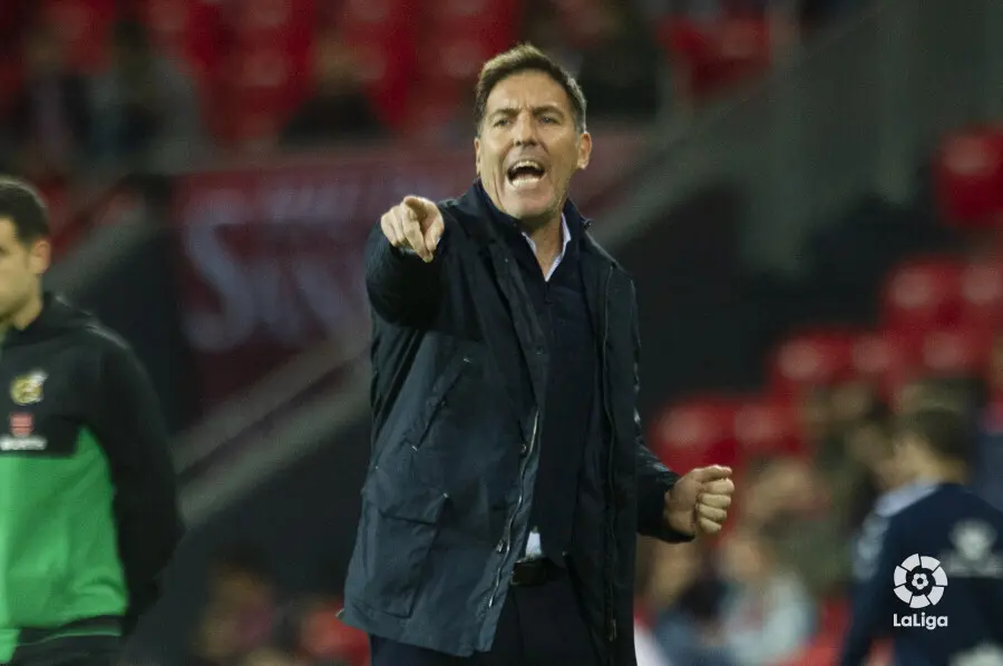 Berizzo da &oacute;rdenes en el partido de Copa contra el Huesca. Foto: LaLiga