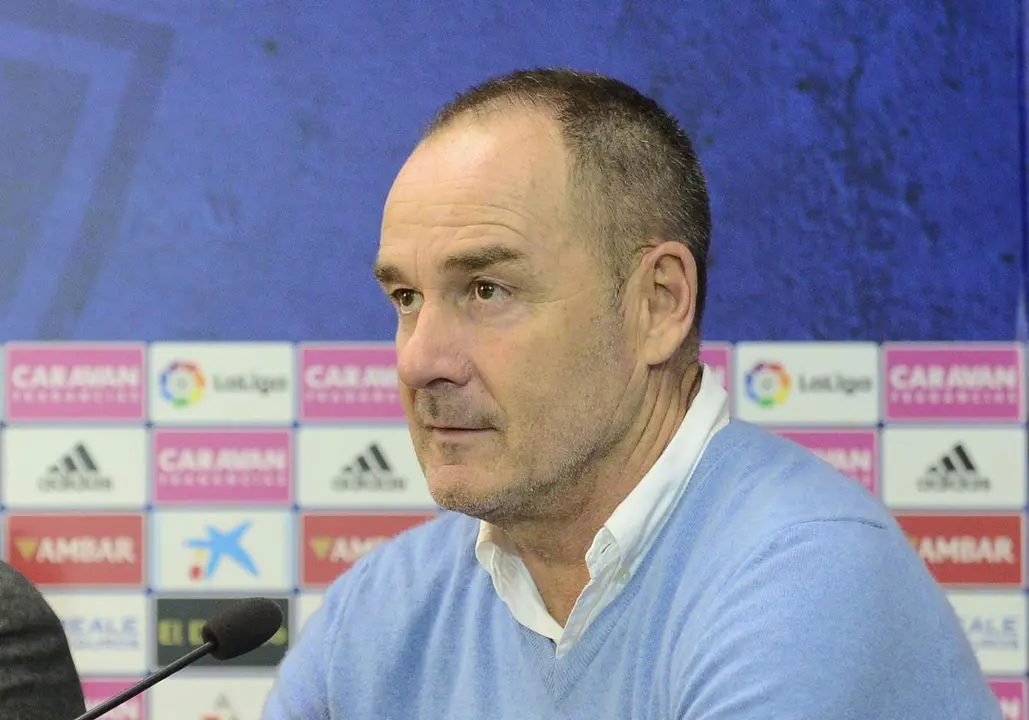 V&iacute;ctor Fern&aacute;ndez en rueda de prensa. | Foto: Real Zaragoza