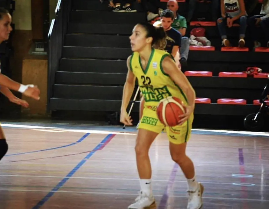 Laia Flores dirige una jugada. Foto: Mann Filter Casablanca