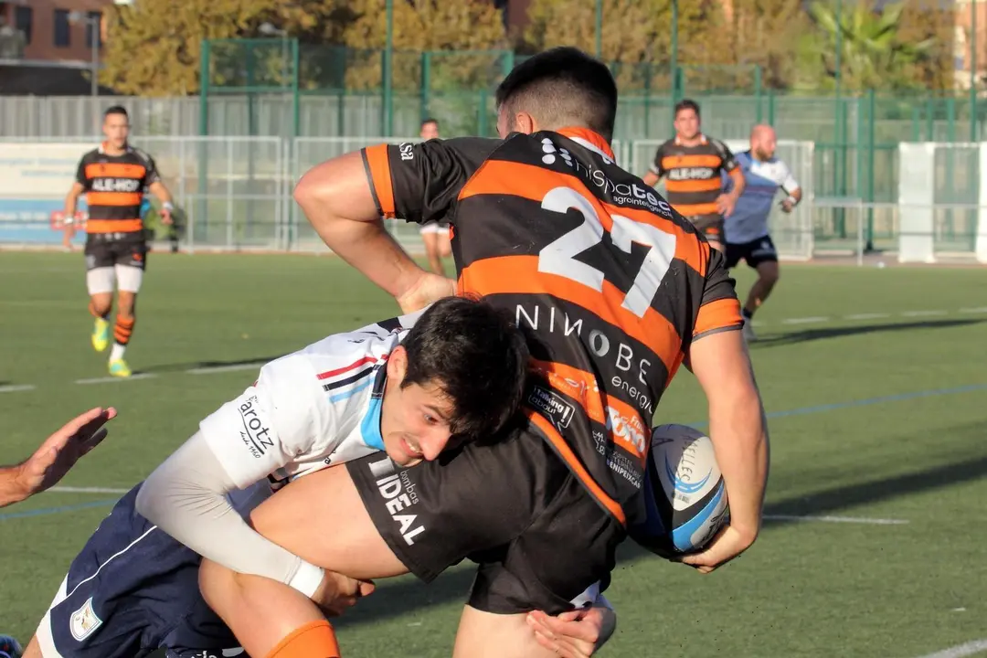 Momento del partido ante Les Abelles. Foto: Paco Gonz&aacute;lvez