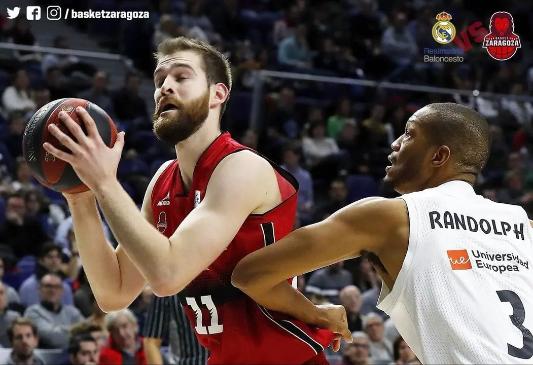 Radovic, defendido por Randolph. Foto: ACB