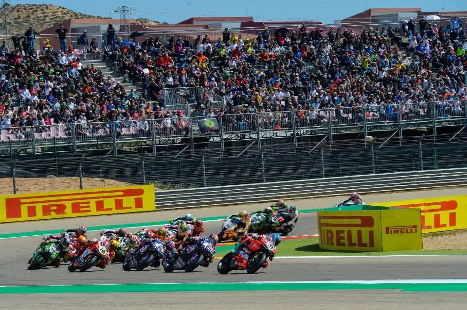 Imagen de una anterior carrera de superbike en el circuito turolense. Foto: AS Media