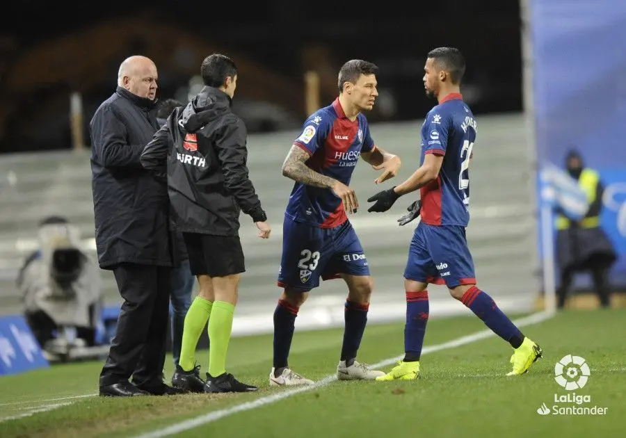Musto entra por Herrera en el partido Real Sociedad SD Huesca disputado en Anoeta. Foto: LaLiga Santander