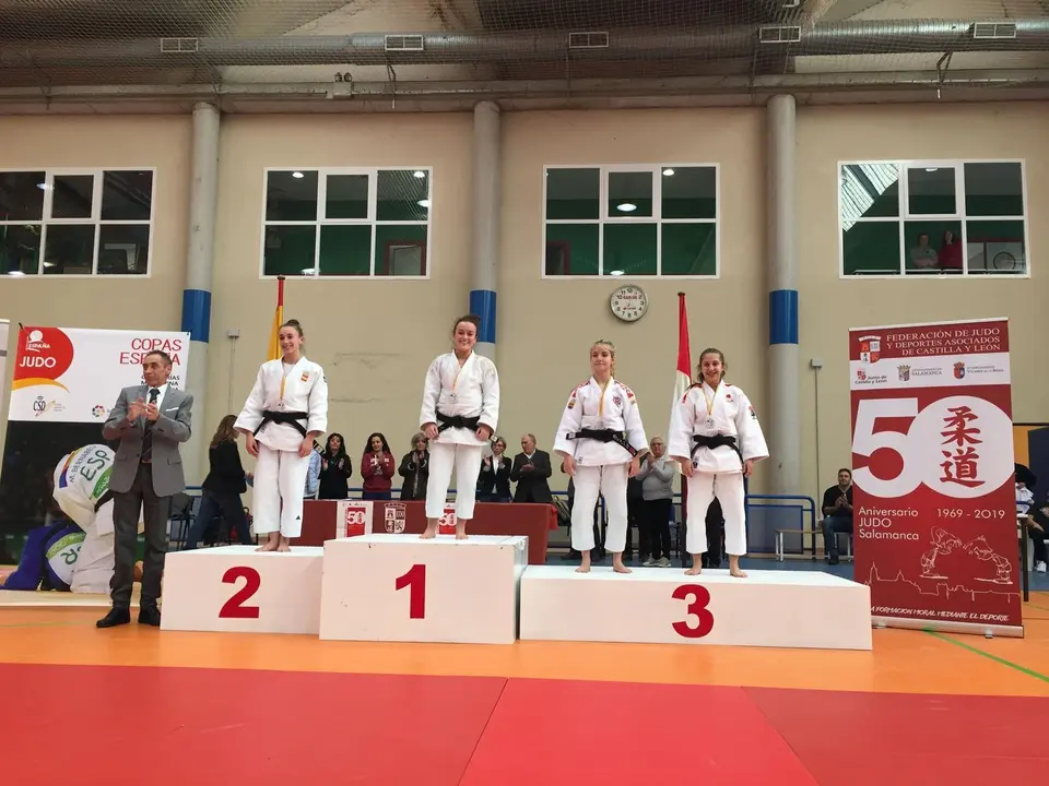 Bel&eacute;n Mart&iacute;nez en lo alto del podio. | Foto: Escuela Samurai