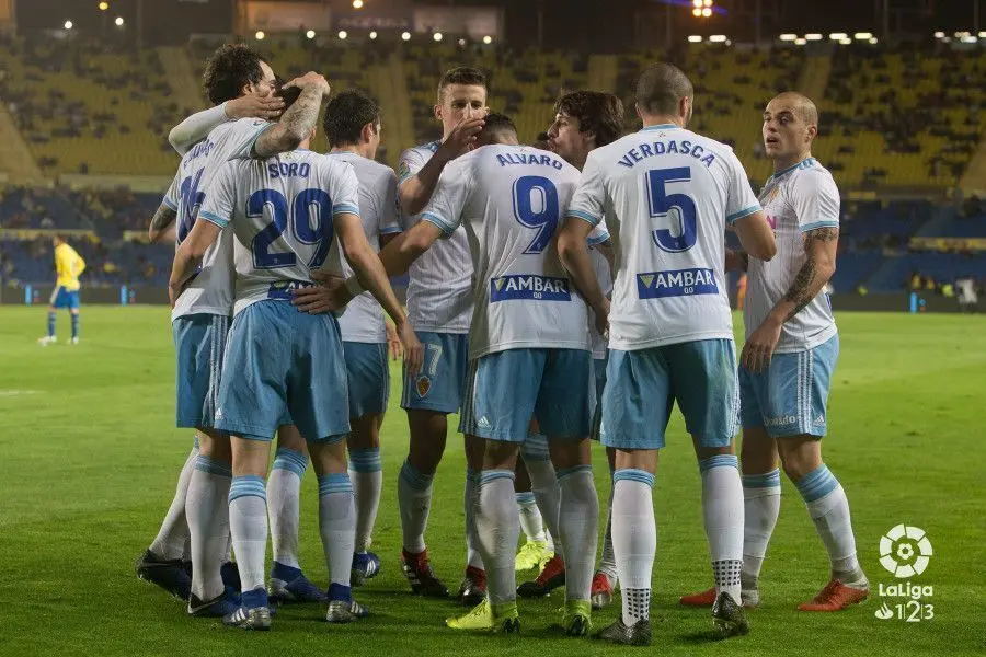 Los jugadores del Real Zaragoza celebran el gol de &Aacute;lvaro ante Las Palmas. Foto: La Liga
