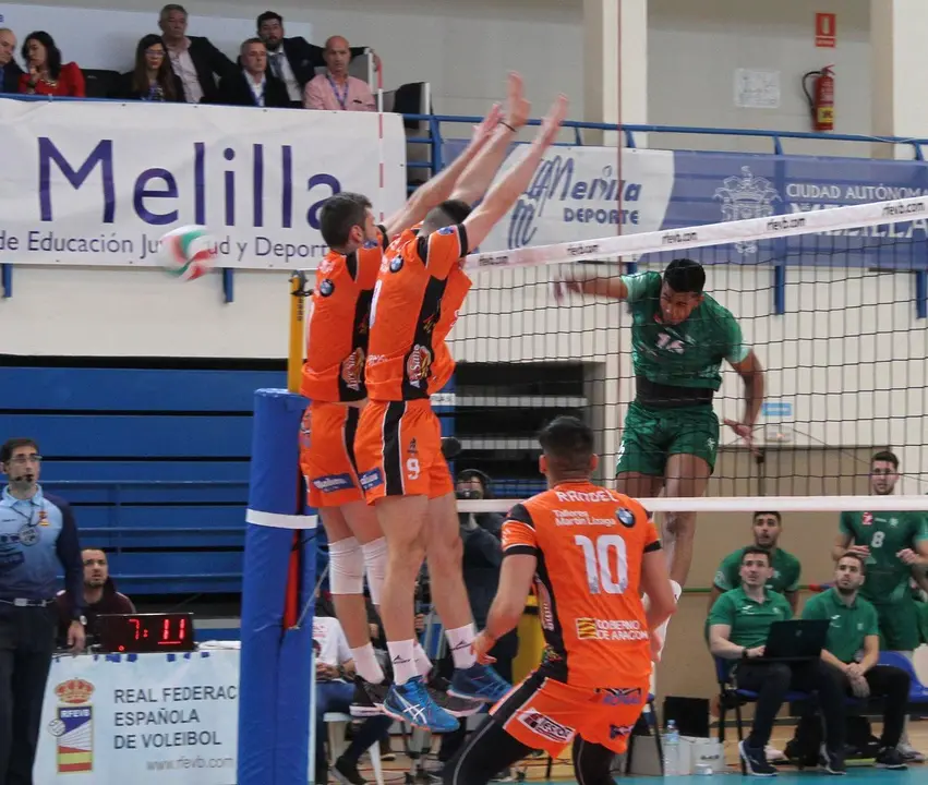 El CV Teruel pierde la Copa del Rey 2019 frente al Unicaja Almer&iacute;a | Foto: RFEVB