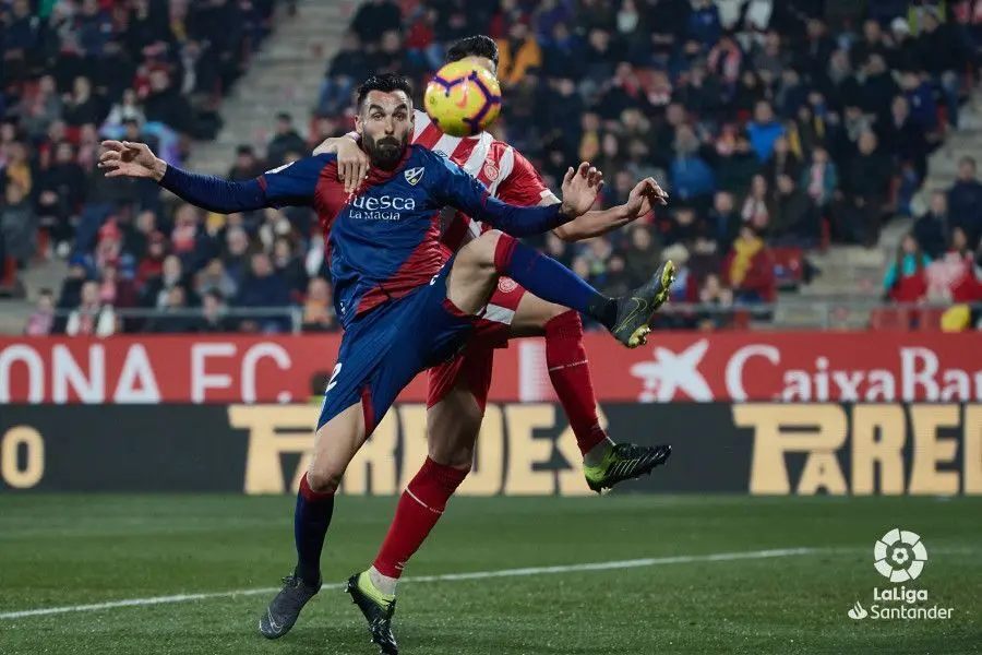 Enrica Gallego toca el bal&oacute;n para asistir a Chimy en su segundo gol | Foto: LFP