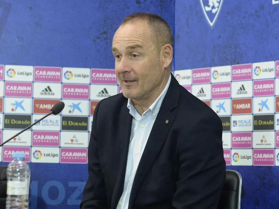 V&iacute;ctor Fern&aacute;ndez en rueda de prensa. Foto: Real Zaragoza