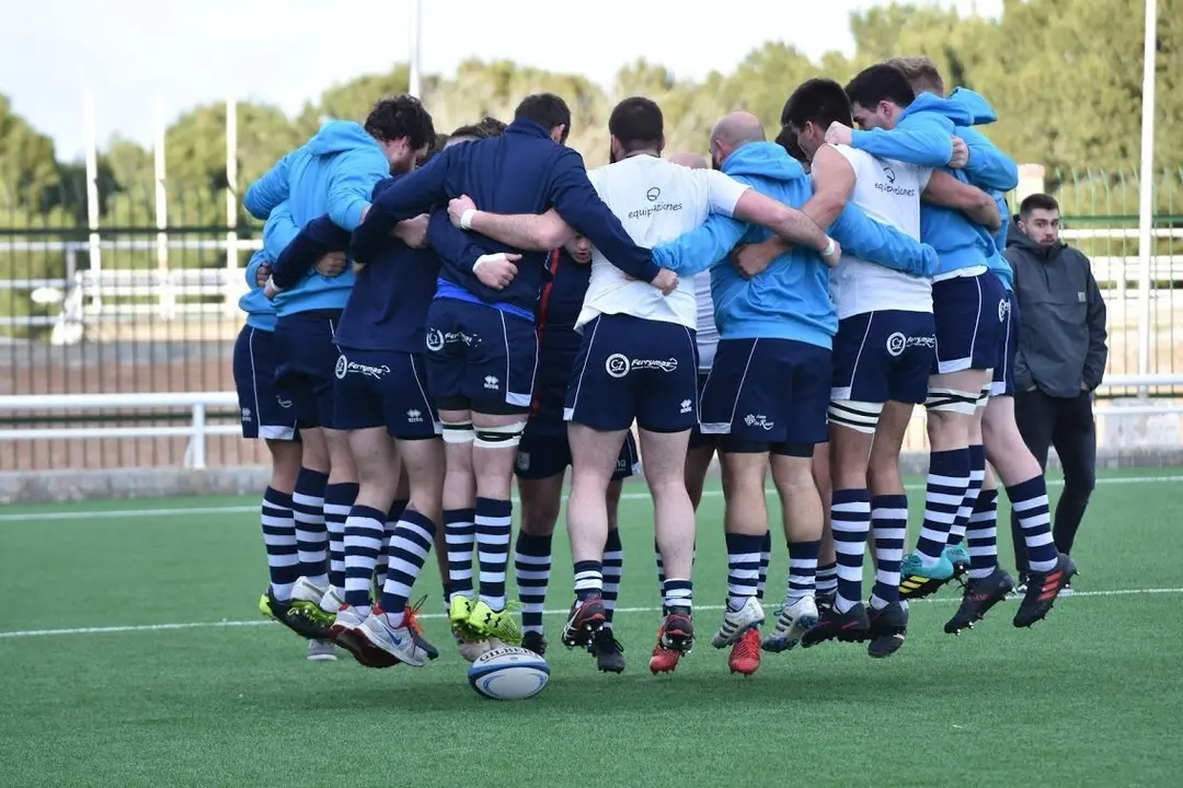 El equipo unido celebra una victoria. | Foto: Bantierra F&eacute;nix Zaragoza