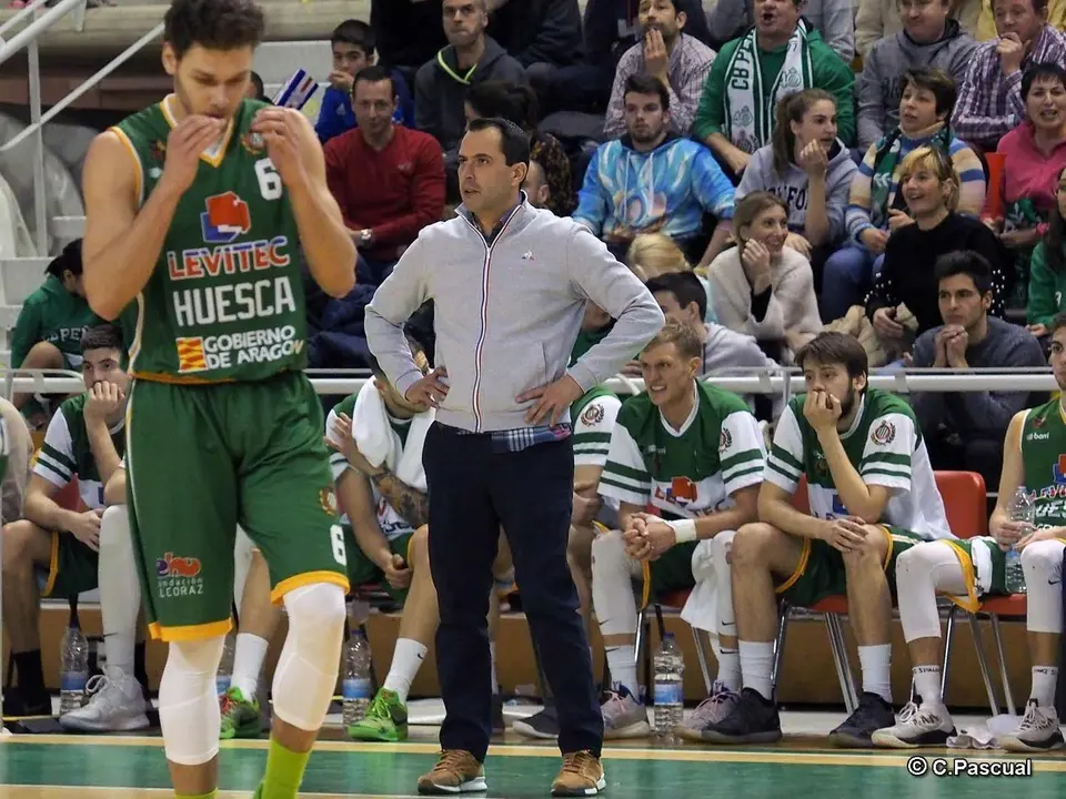 Primer plano de Aukstikalnis en el partido contra Bilbao, con Arenas al fondo de la imagen. Foto: C. Pascual