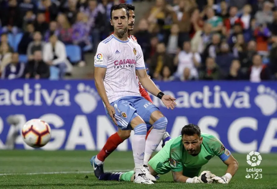 Linares lamenta una de las ocasiones falladas por el Real Zaragoza. Foto: La Liga