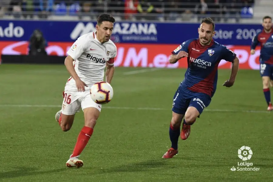 Ferreiro corre junto a Jes&uacute;s Navas.| Foto: LaLiga