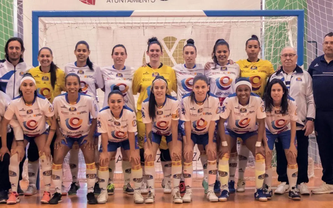 La plantilla, al completo. Foto: Sala Zaragoza